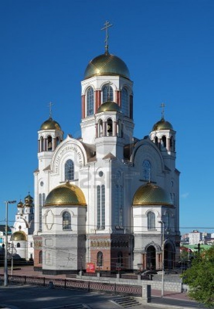 16614918-the-church-on-blood-in-honour-of-all-saints-in-yekaterinburg-russia