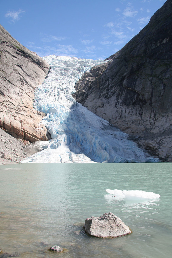 Jens Vinrygg Briksdalsbreen-close-18july2006