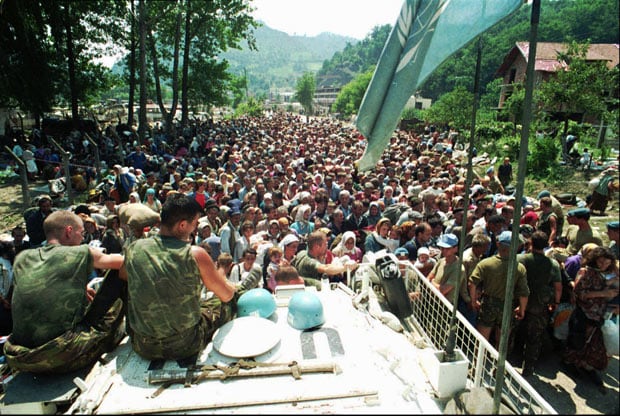 srebrenica-massacre_1905691i