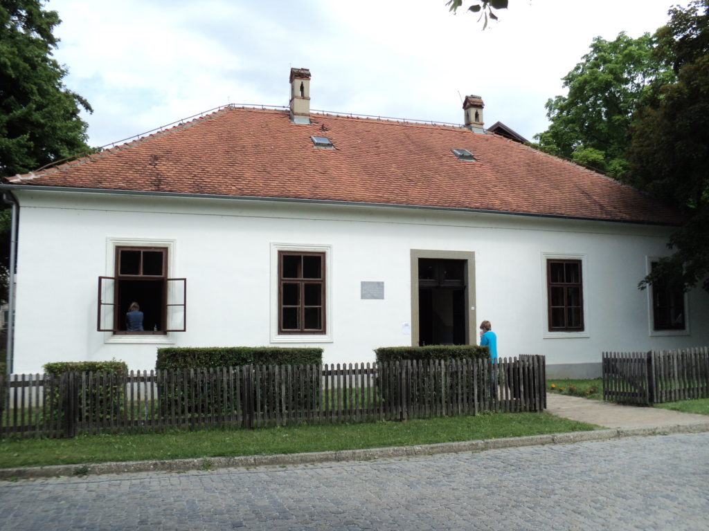 tito-kumrovec-school